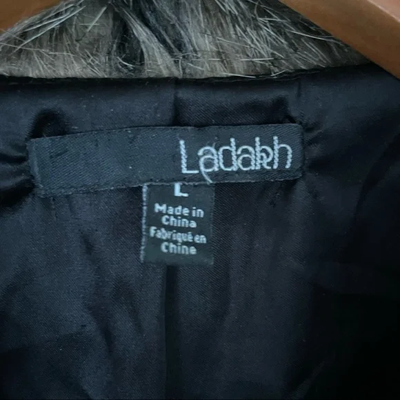 Urban Outfitters Ladakh ‘Pepe’ Faux Fur Jacket - Picture 13 of 16